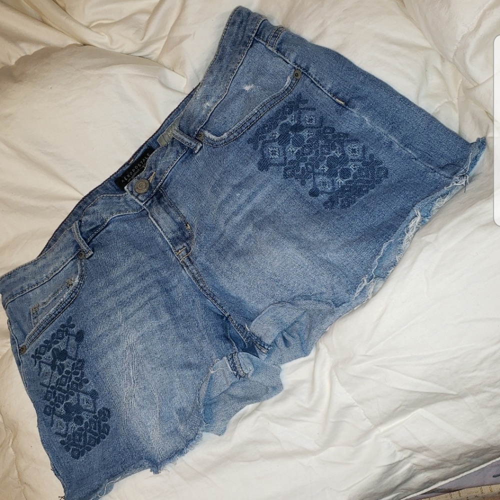 Aeropostale size 10 women's midi blue Jean shorts